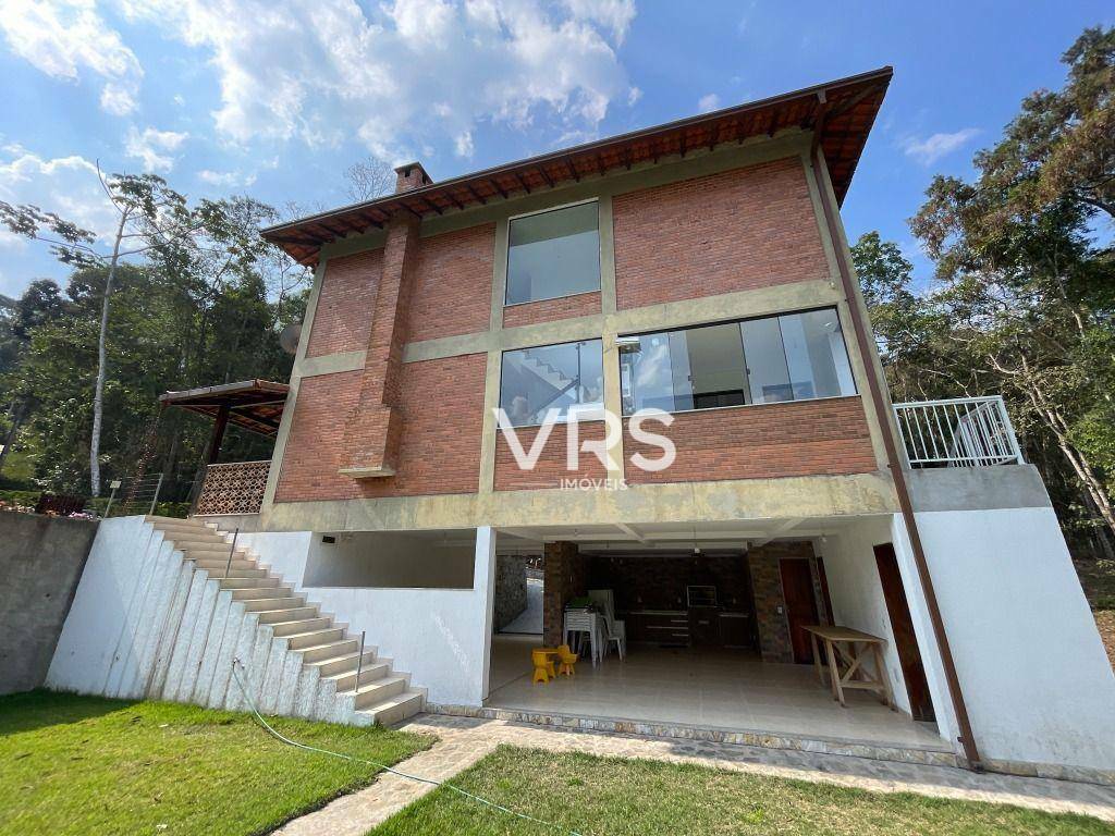 Casa de Condomínio à venda com 4 quartos, 275m² - Foto 2