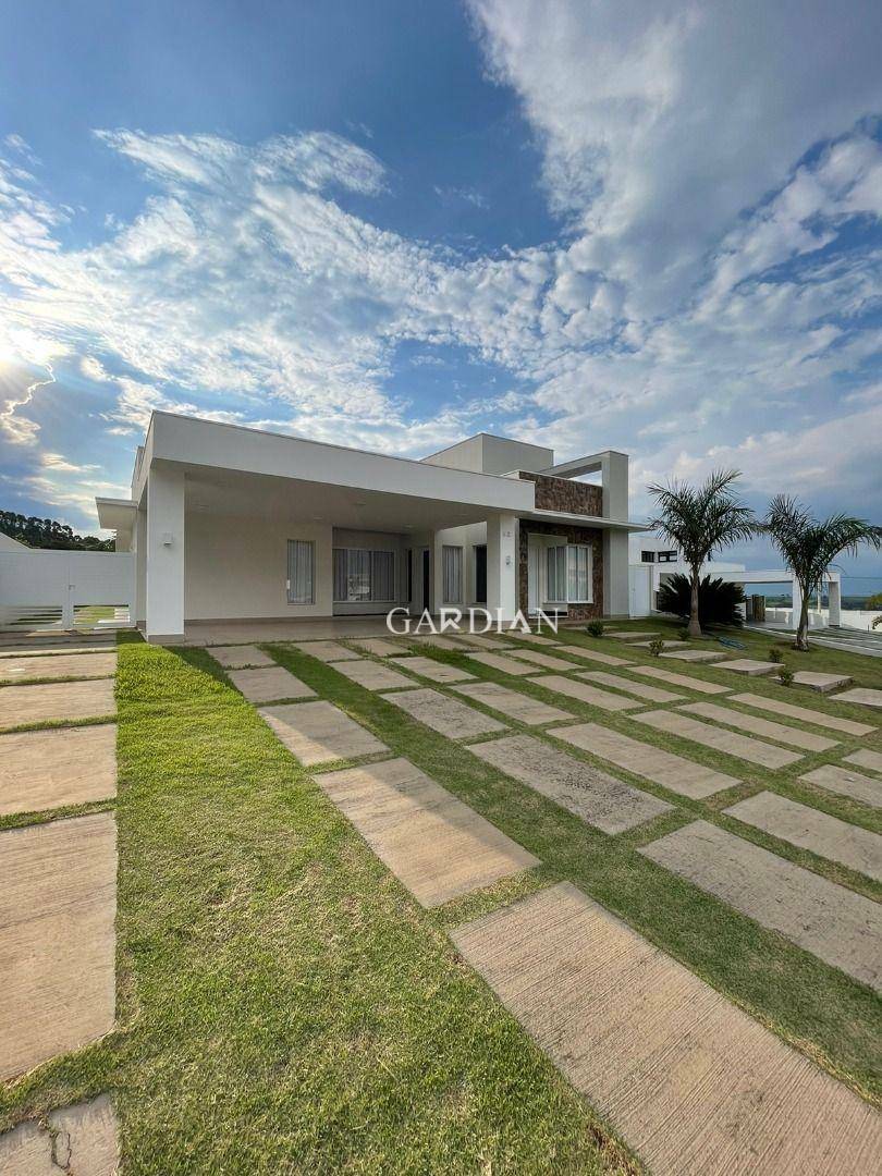 Casa de Condomínio à venda com 3 quartos, 332m² - Foto 2