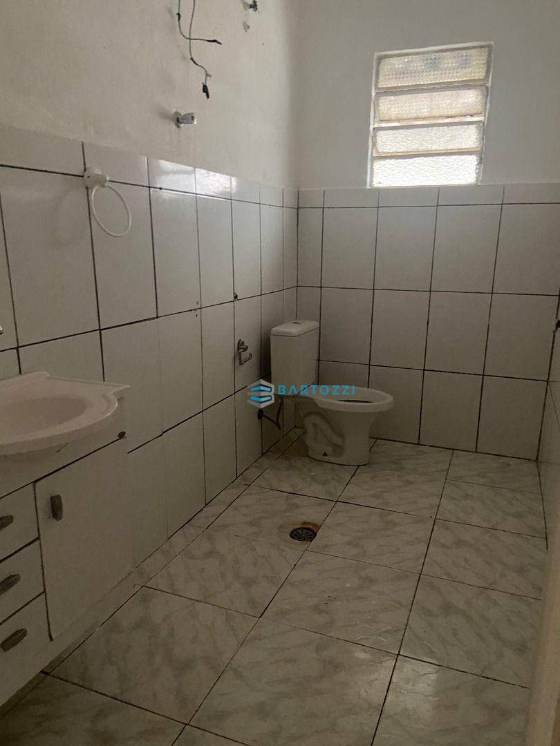 Casa à venda e aluguel com 2 quartos, 115m² - Foto 2