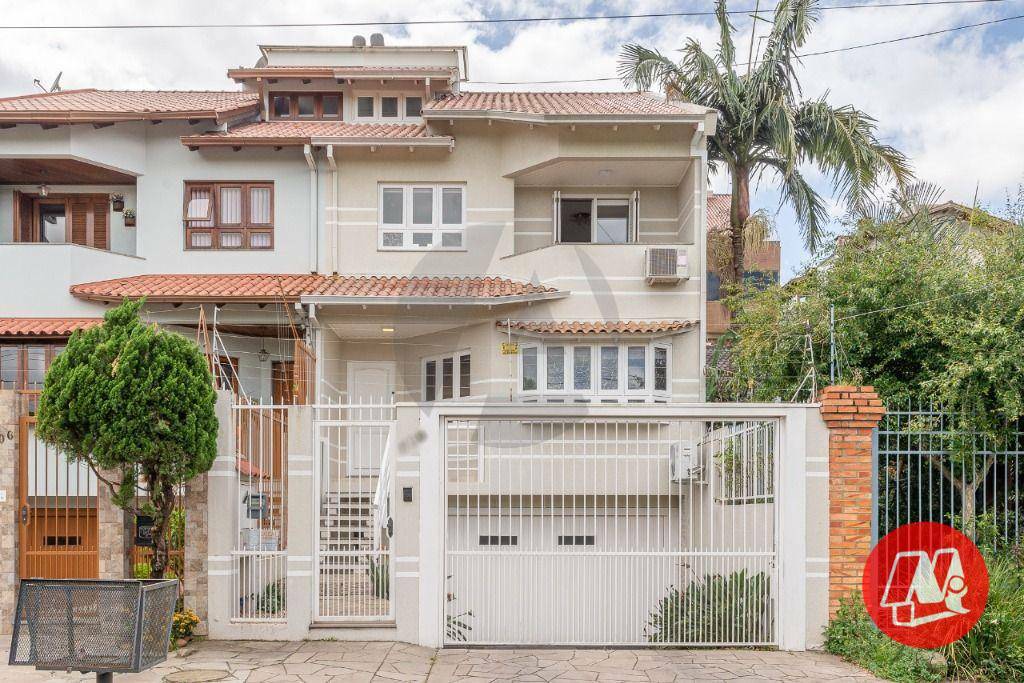 Sobrado à venda com 3 quartos, 308m² - Foto 1