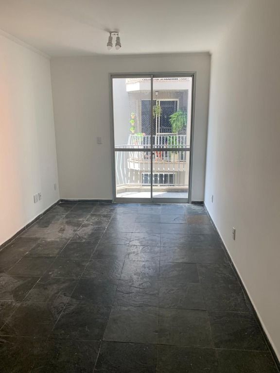 Apartamento à venda com 3 quartos, 80m² - Foto 1