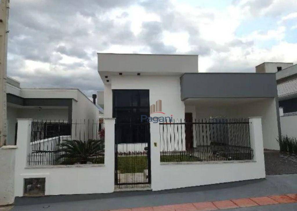 Casa à venda com 2 quartos, 95m² - Foto 1