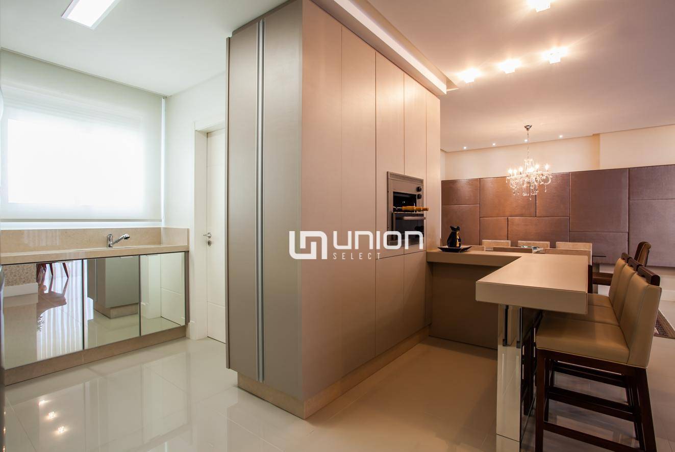 Apartamento à venda com 4 quartos, 193m² - Foto 8