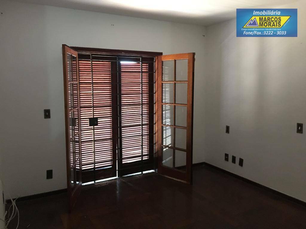 Casa à venda com 3 quartos, 328m² - Foto 53