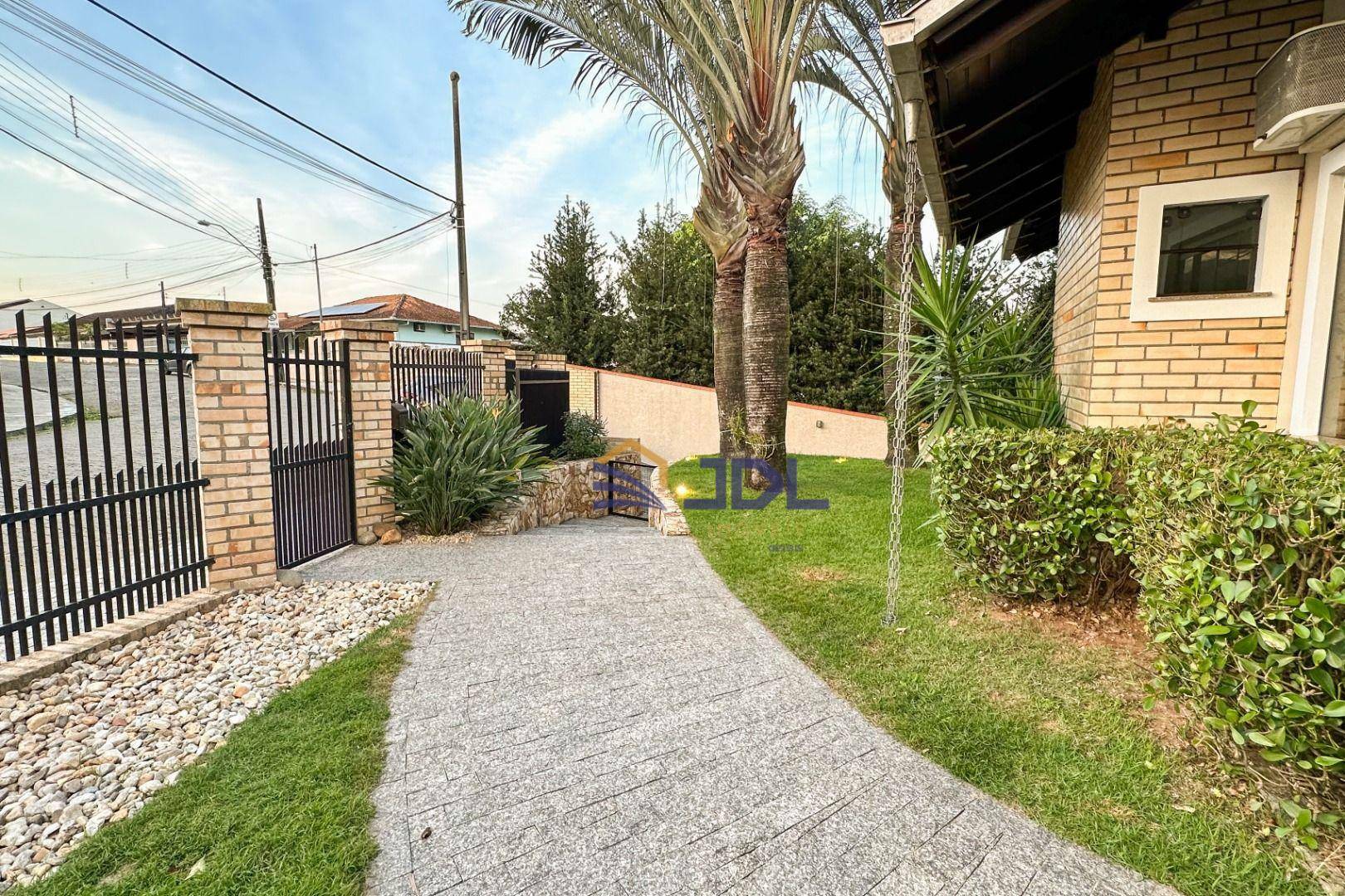 Casa à venda com 4 quartos, 229m² - Foto 2