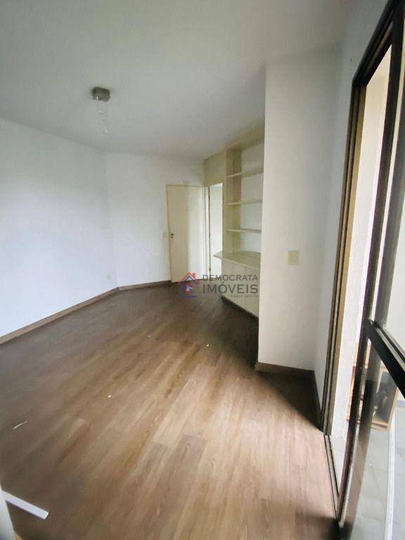 Apartamento à venda com 2 quartos, 56m² - Foto 2