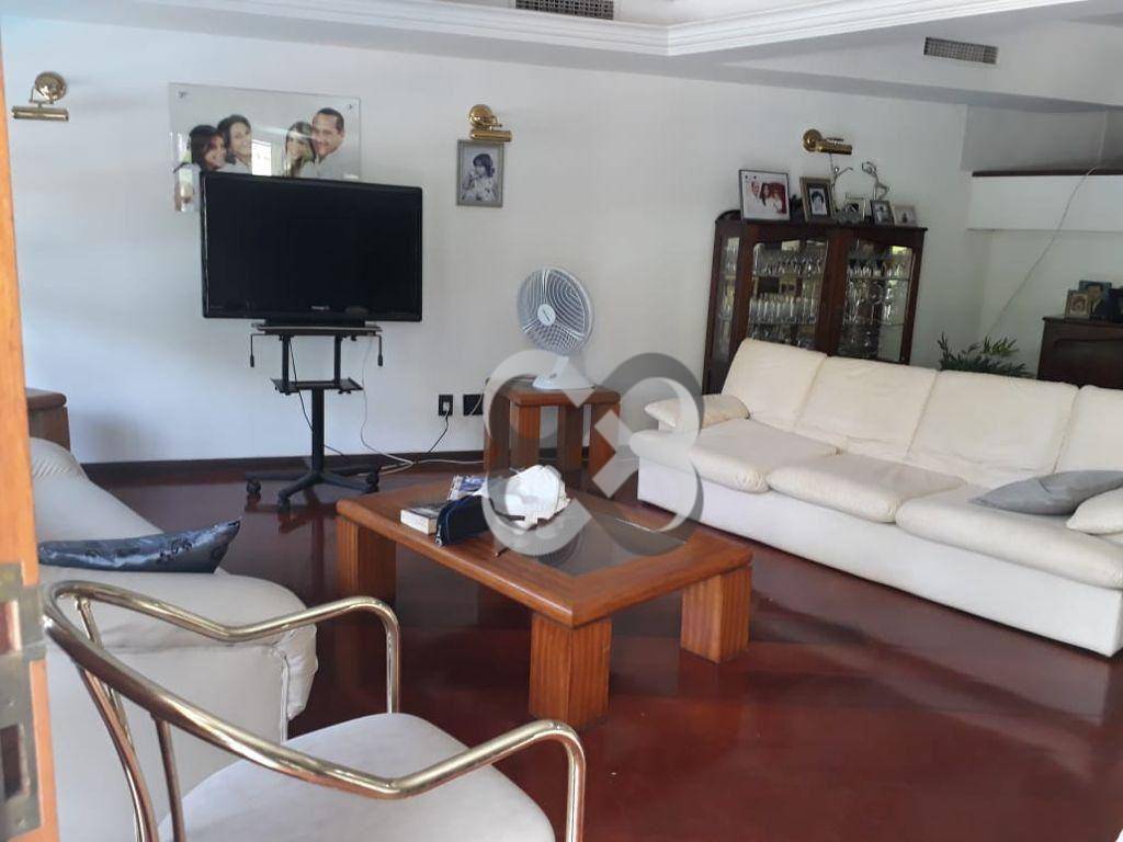 Casa à venda e aluguel com 5 quartos, 421m² - Foto 7