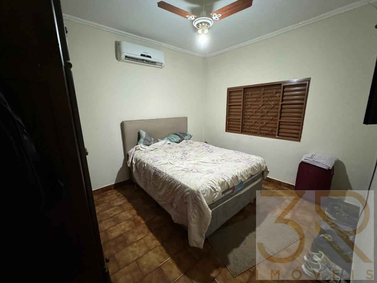 Casa à venda com 5 quartos, 200m² - Foto 13