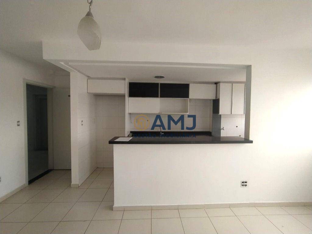 Apartamento à venda com 3 quartos, 74m² - Foto 1