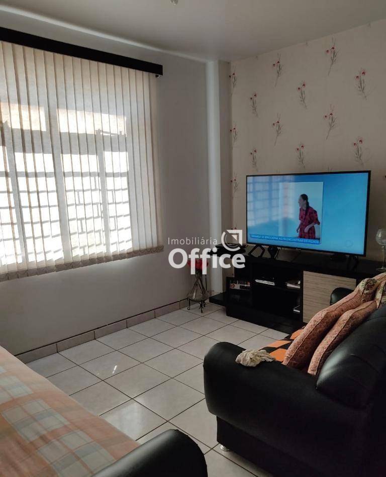 Apartamento à venda com 2 quartos, 66m² - Foto 1