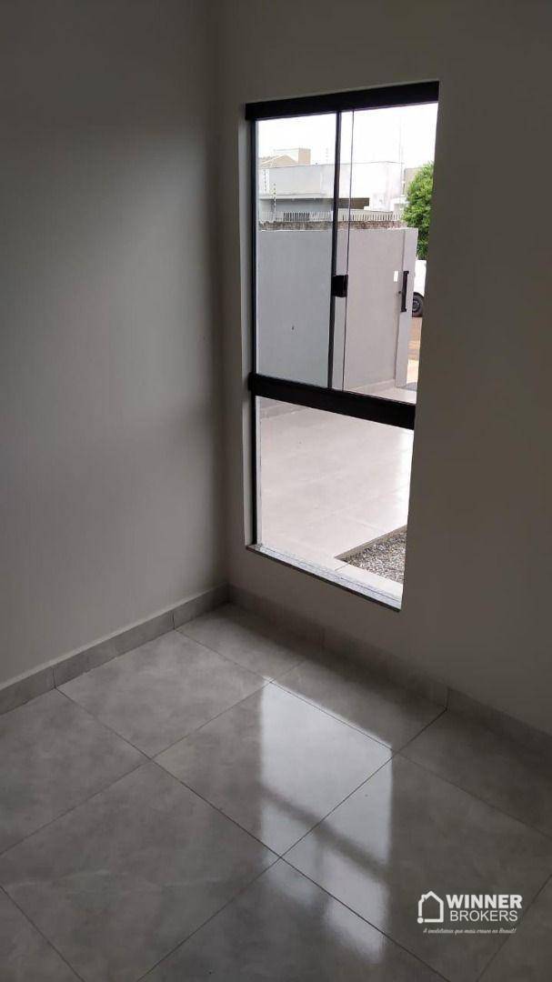 Casa à venda com 3 quartos, 68m² - Foto 4