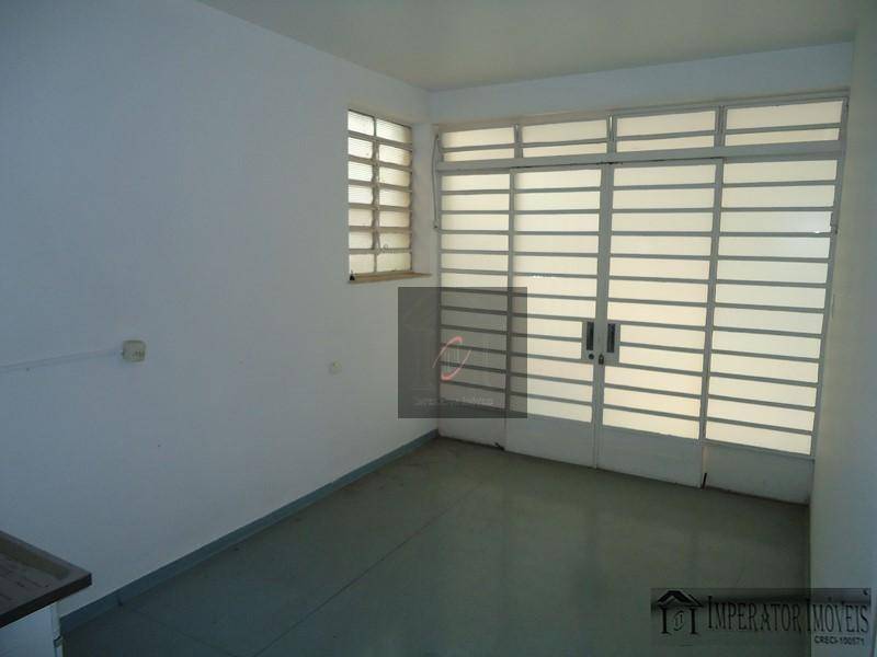 Casa para alugar com 4 quartos, 200m² - Foto 17