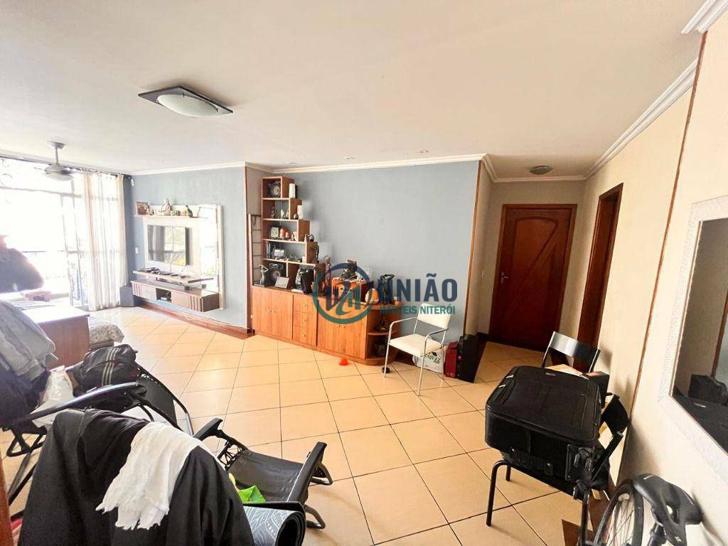 Apartamento à venda com 3 quartos, 115m² - Foto 4