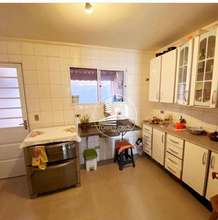 Sobrado à venda com 3 quartos, 120m² - Foto 4