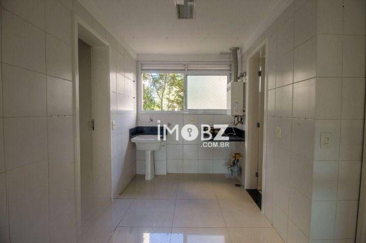 Apartamento à venda com 4 quartos, 196m² - Foto 17