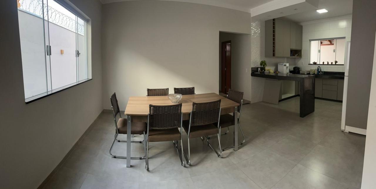 Casa à venda com 3 quartos, 200m² - Foto 3