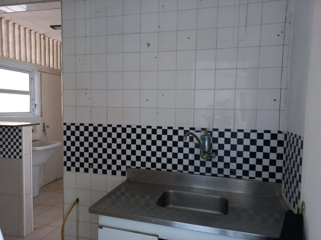 Apartamento à venda com 2 quartos, 75m² - Foto 11