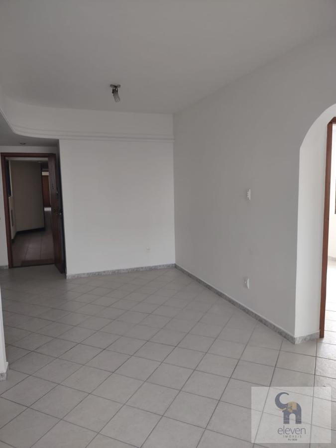 Apartamento à venda com 2 quartos, 64m² - Foto 1