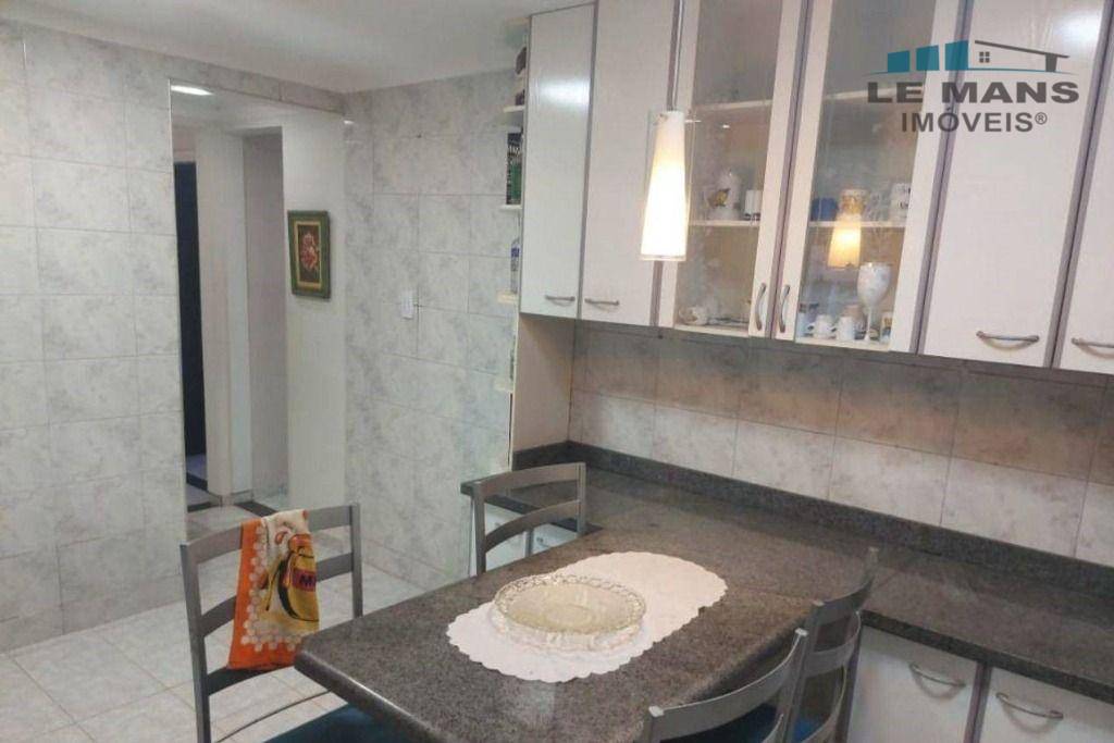 Casa à venda com 3 quartos, 200m² - Foto 10