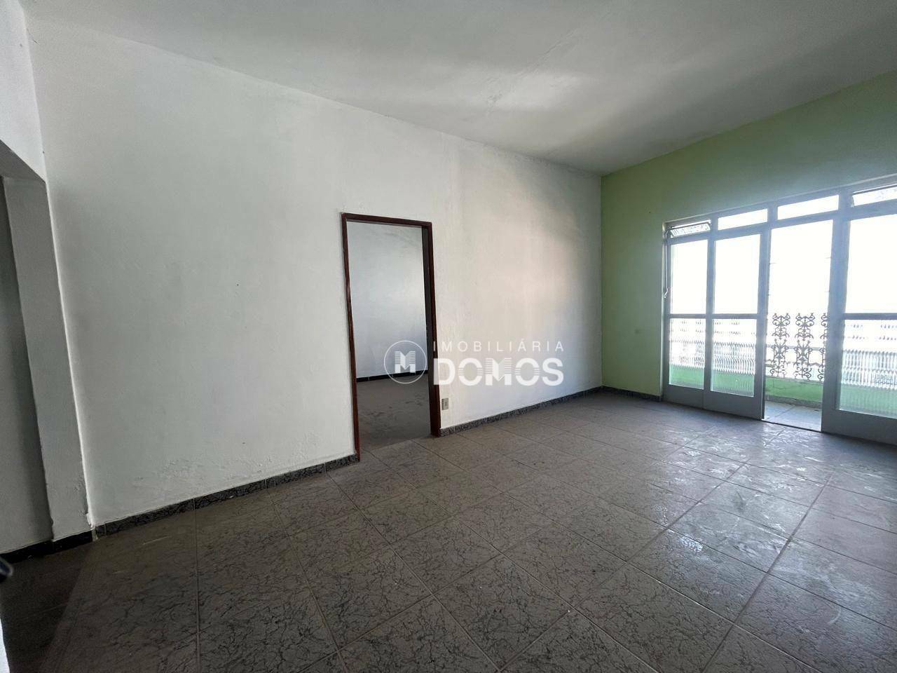 Casa à venda com 6 quartos, 230m² - Foto 23