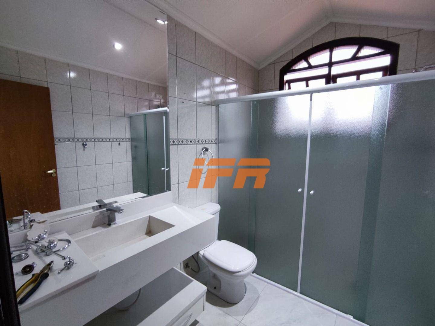 Sobrado à venda e aluguel com 4 quartos, 267m² - Foto 18