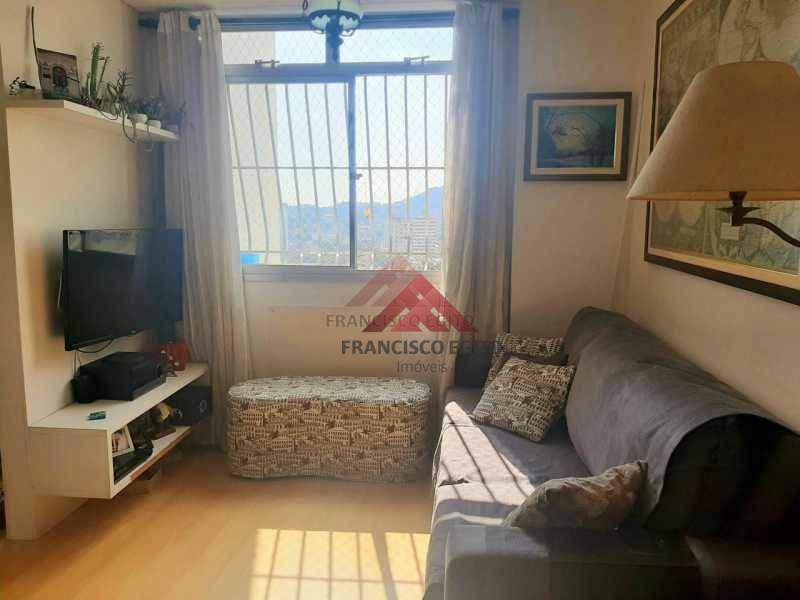 Apartamento à venda com 2 quartos, 60m² - Foto 2