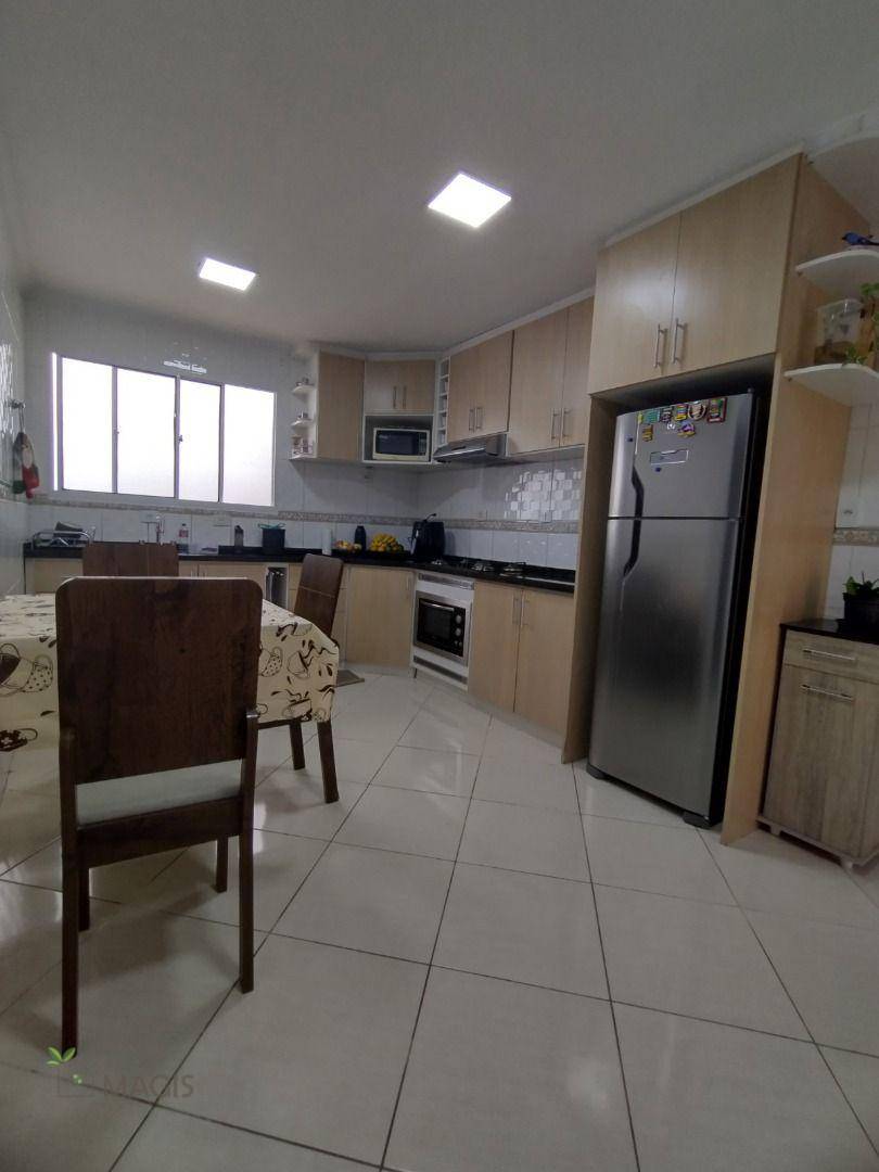 Casa de Condomínio à venda com 3 quartos, 160m² - Foto 1