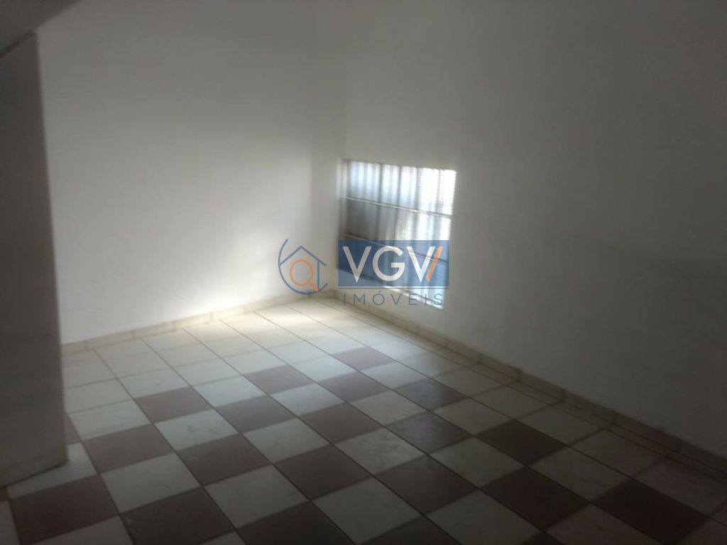 Casa à venda com 4 quartos, 320m² - Foto 2