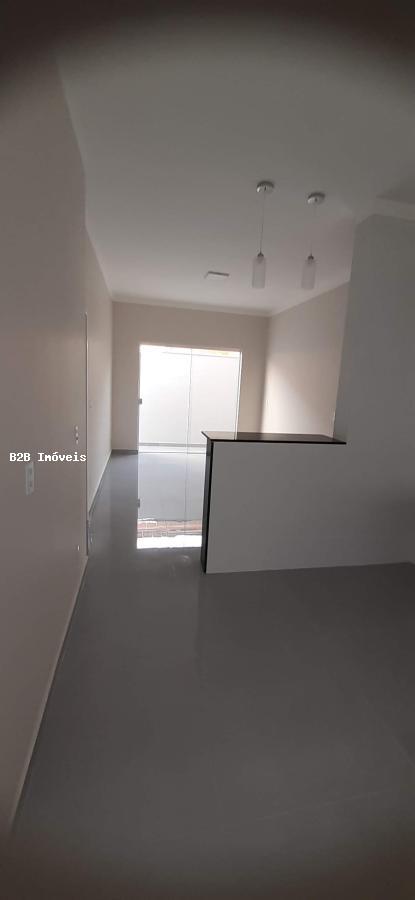 Casa à venda com 3 quartos, 193m² - Foto 3