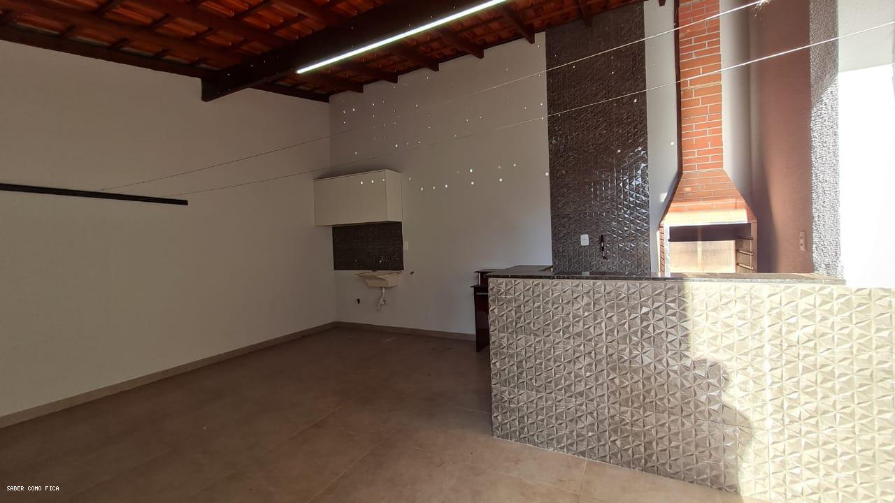 Casa à venda com 3 quartos, 165m² - Foto 4