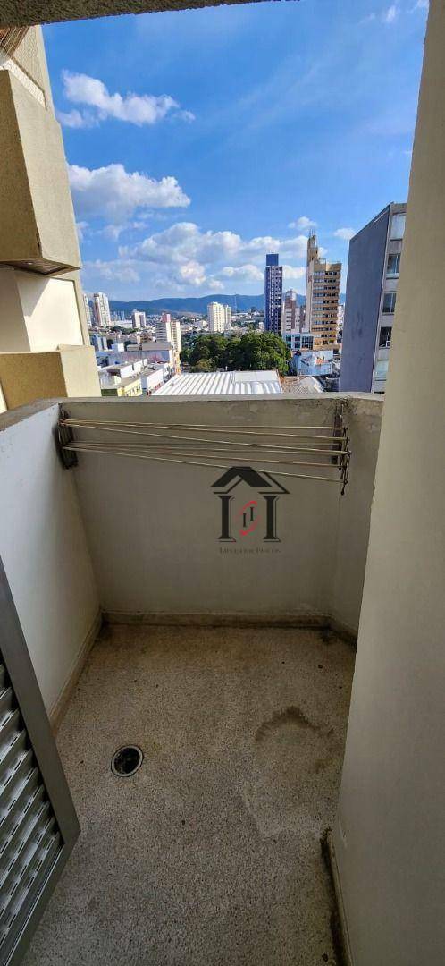 Apartamento para alugar com 1 quarto, 57m² - Foto 11