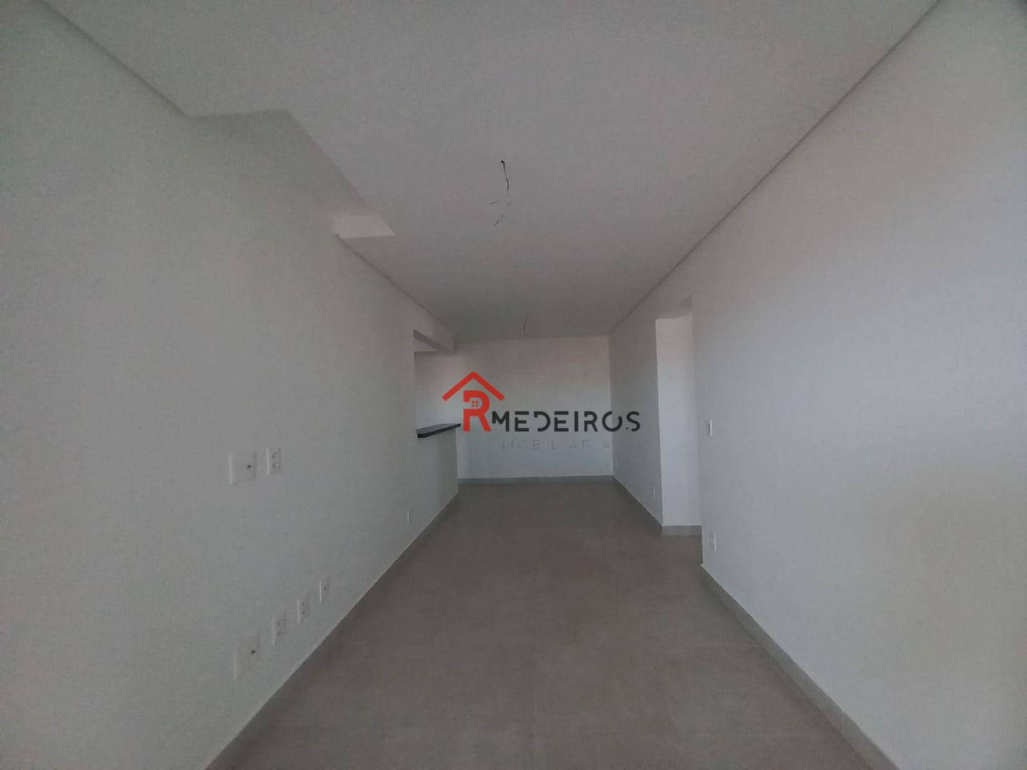 Apartamento à venda com 2 quartos, 77m² - Foto 4