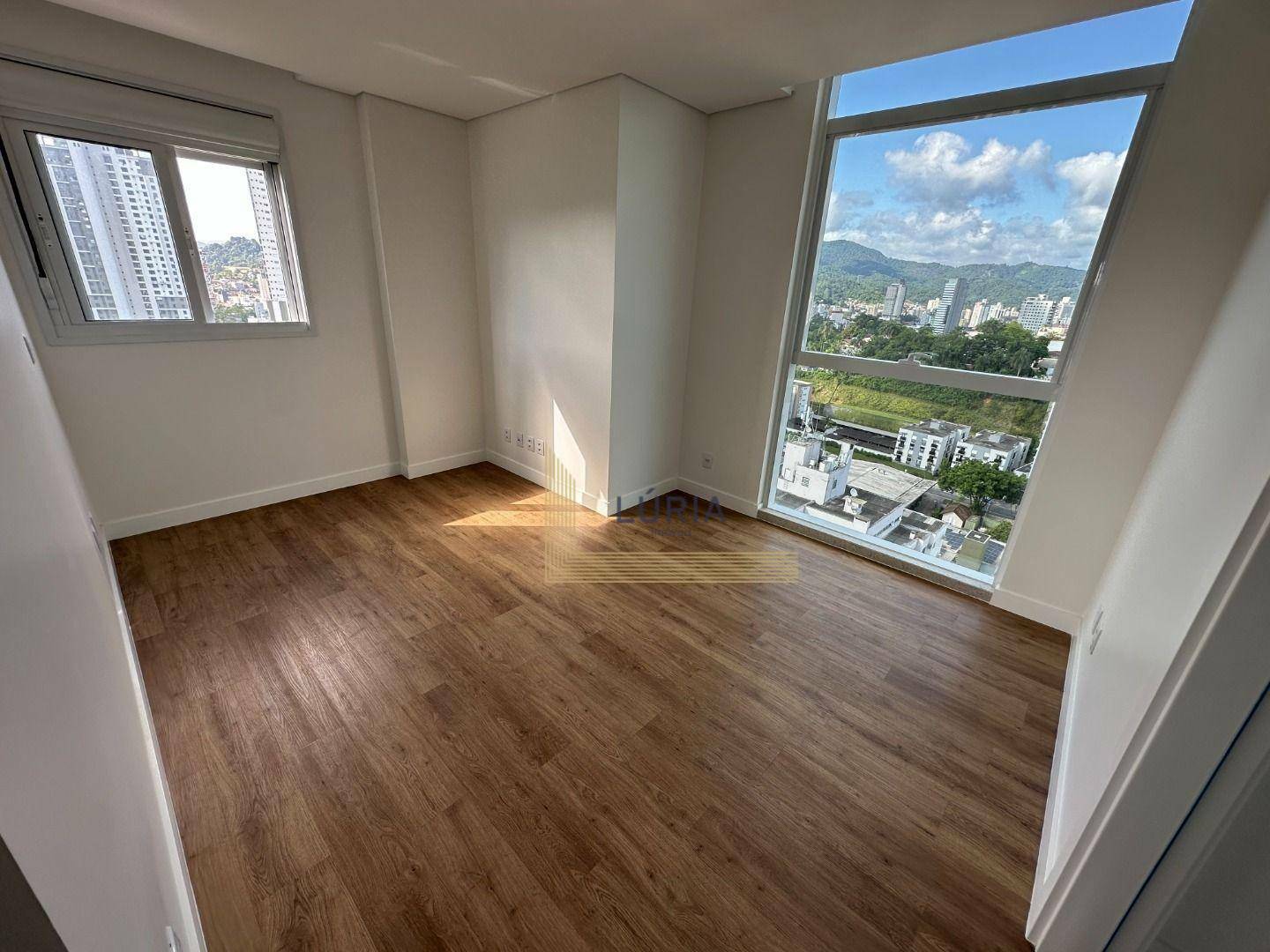 Apartamento à venda com 3 quartos, 125m² - Foto 8