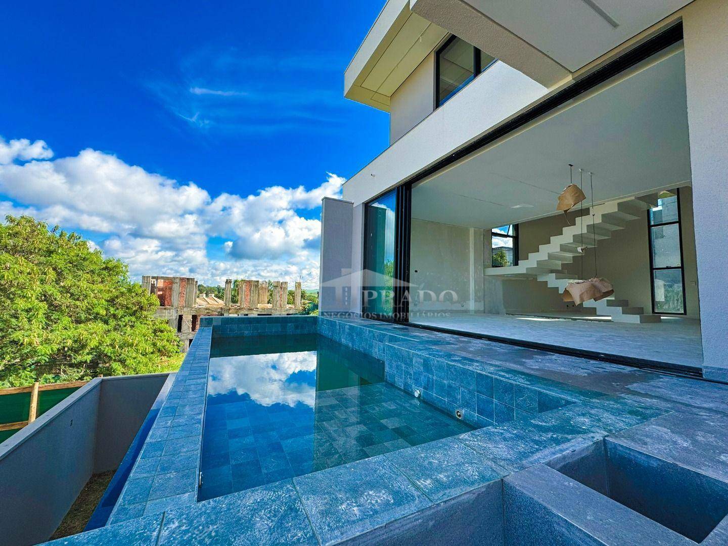 Casa à venda com 4 quartos, 347m² - Foto 18