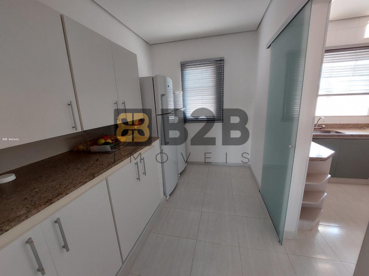 Casa de Condomínio à venda com 4 quartos, 314m² - Foto 2