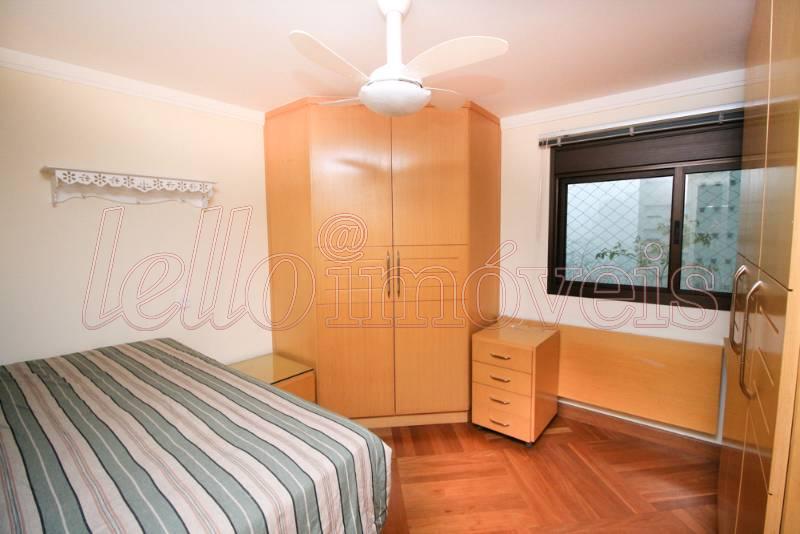 Apartamento para alugar com 4 quartos, 240m² - Foto 9