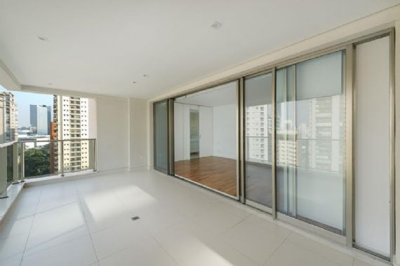 Apartamento à venda com 3 quartos, 200m² - Foto 8