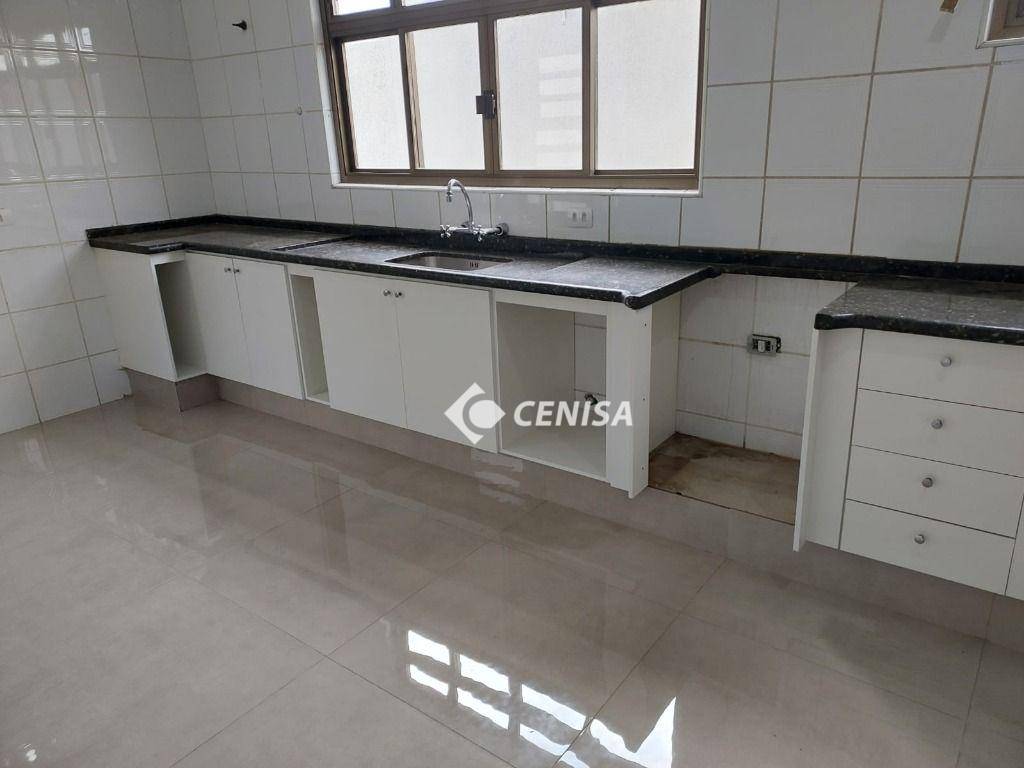 Casa à venda com 3 quartos, 213m² - Foto 9