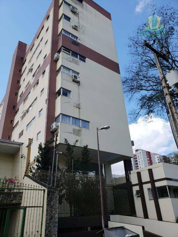 Apartamento à venda e aluguel com 3 quartos, 203m² - Foto 1