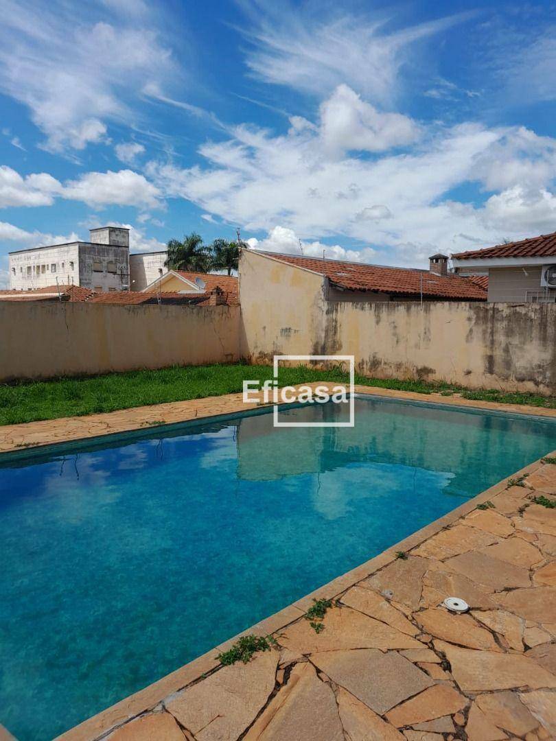 Casa à venda com 3 quartos, 150m² - Foto 2