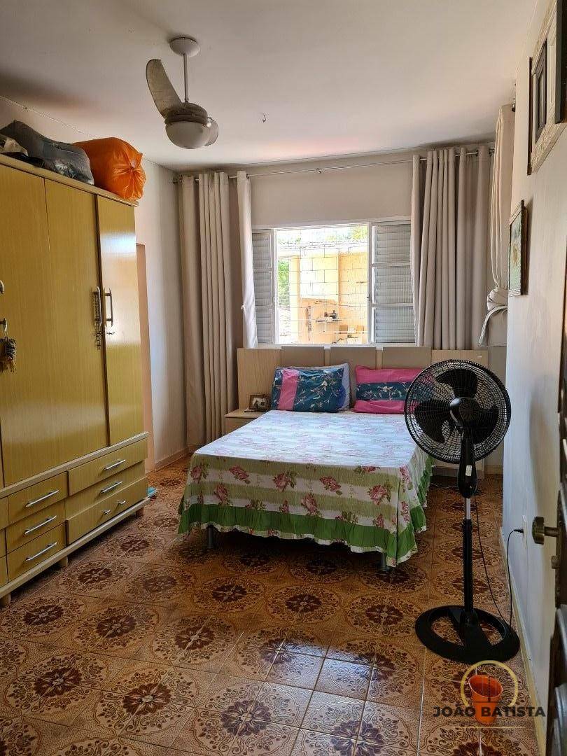 Casa à venda com 3 quartos, 250m² - Foto 17