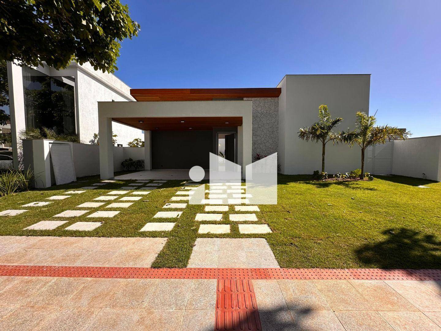 Casa de Condomínio à venda com 4 quartos, 211m² - Foto 1