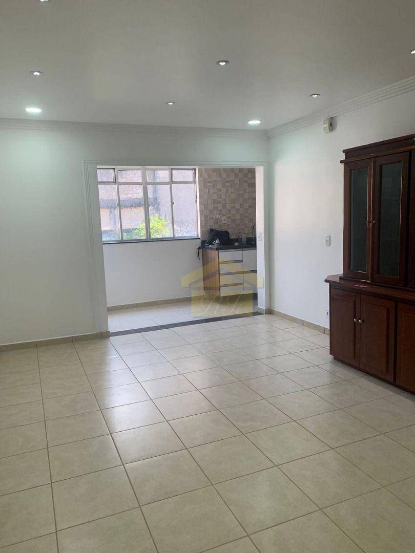 Casa à venda com 3 quartos, 335m² - Foto 8