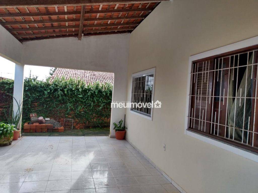 Casa à venda com 3 quartos, 110m² - Foto 2