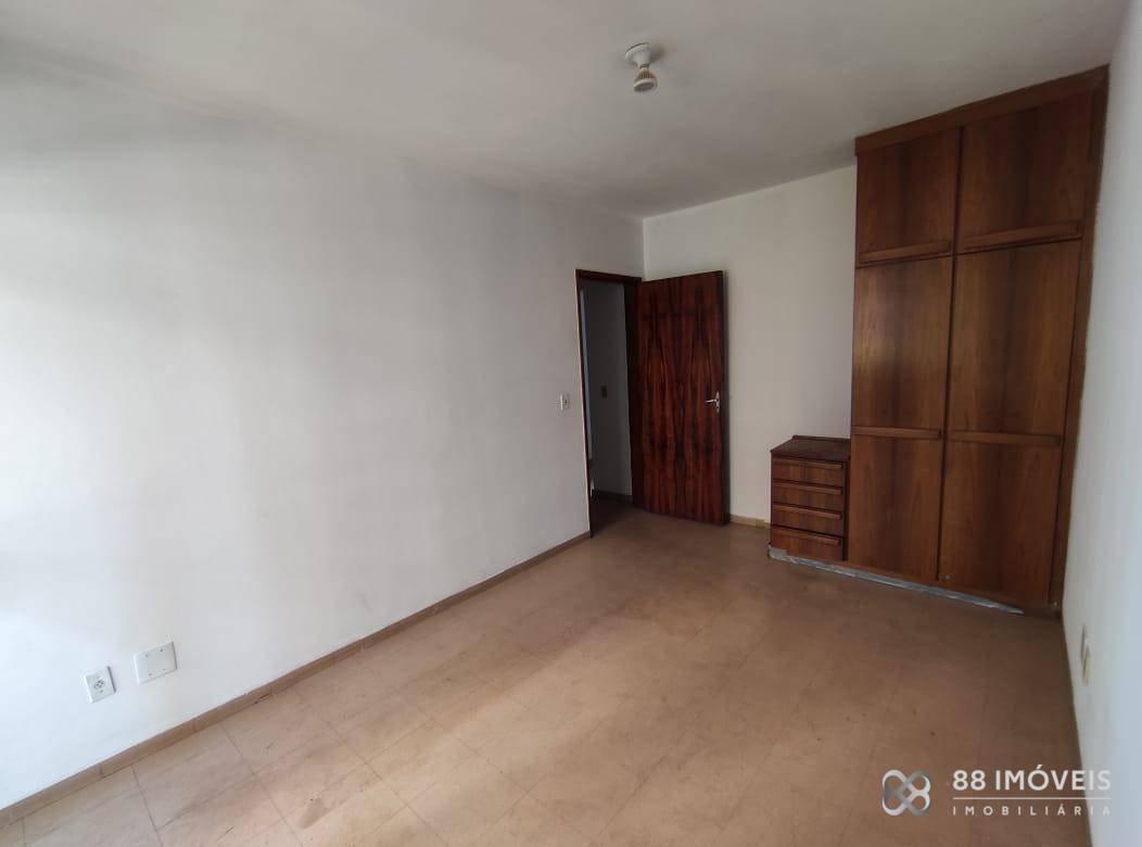 Apartamento à venda com 2 quartos, 64m² - Foto 5