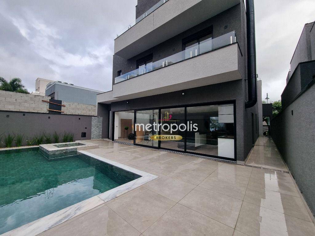 Sobrado à venda com 4 quartos, 700m² - Foto 1