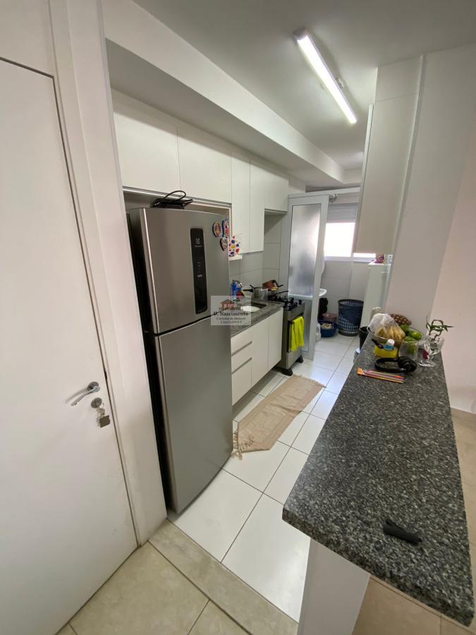 Apartamento à venda com 3 quartos, 60m² - Foto 2