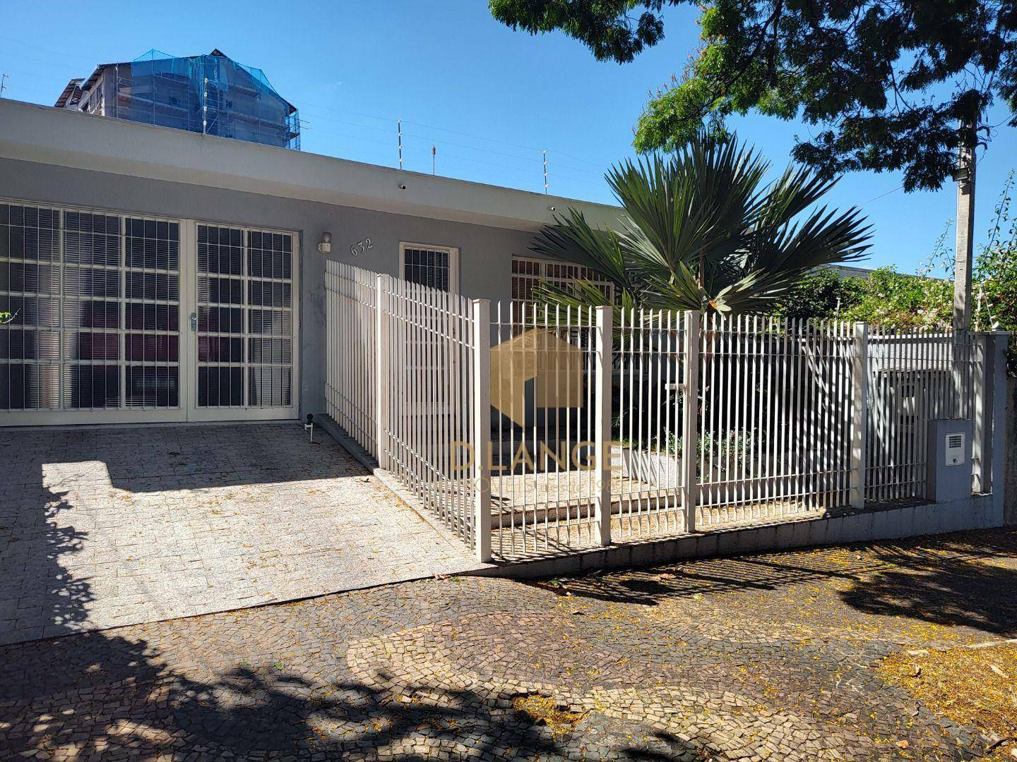 Casa, 3 quartos, 231 m² - Foto 1