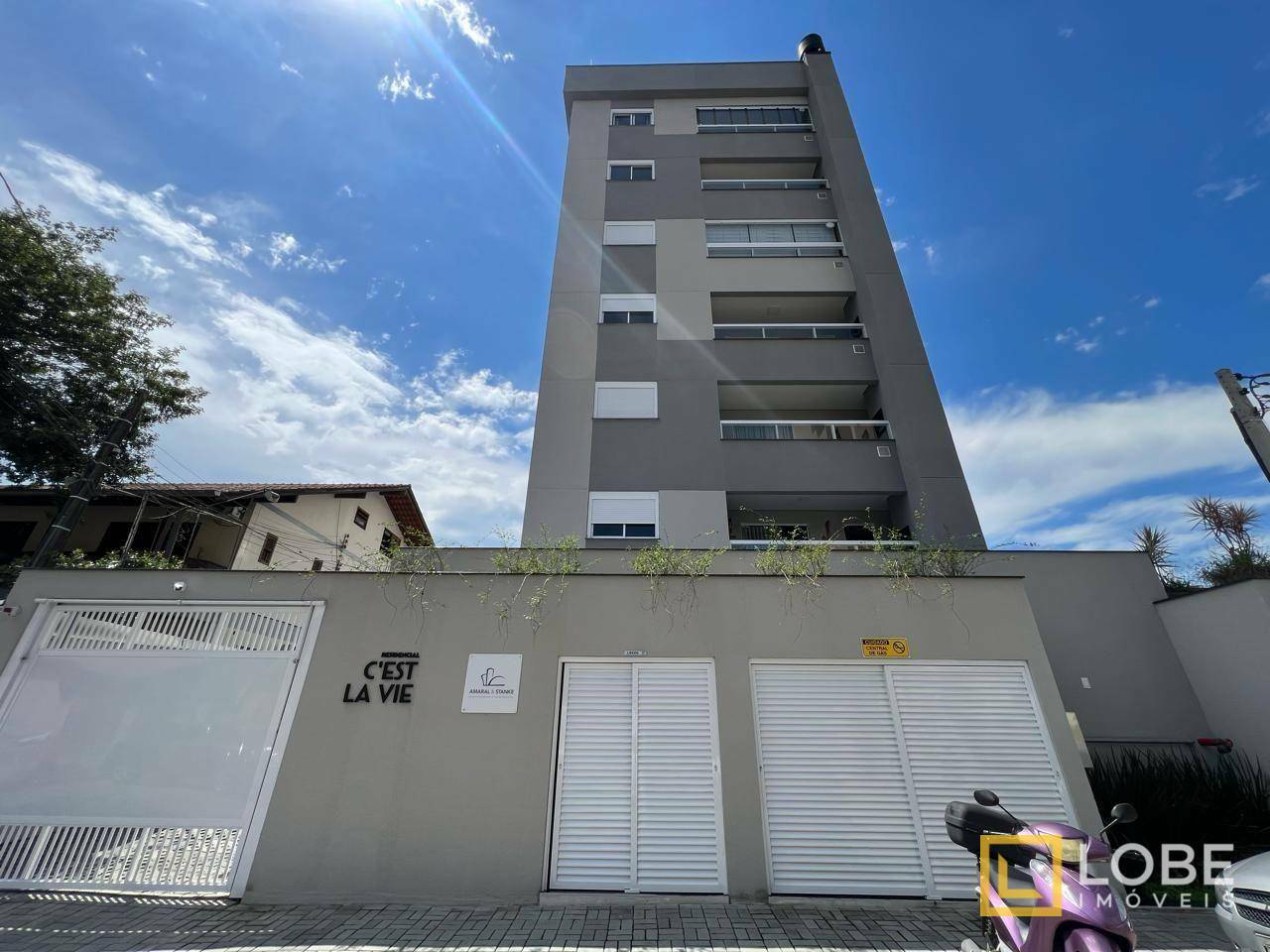 Apartamento à venda com 3 quartos, 87m² - Foto 2