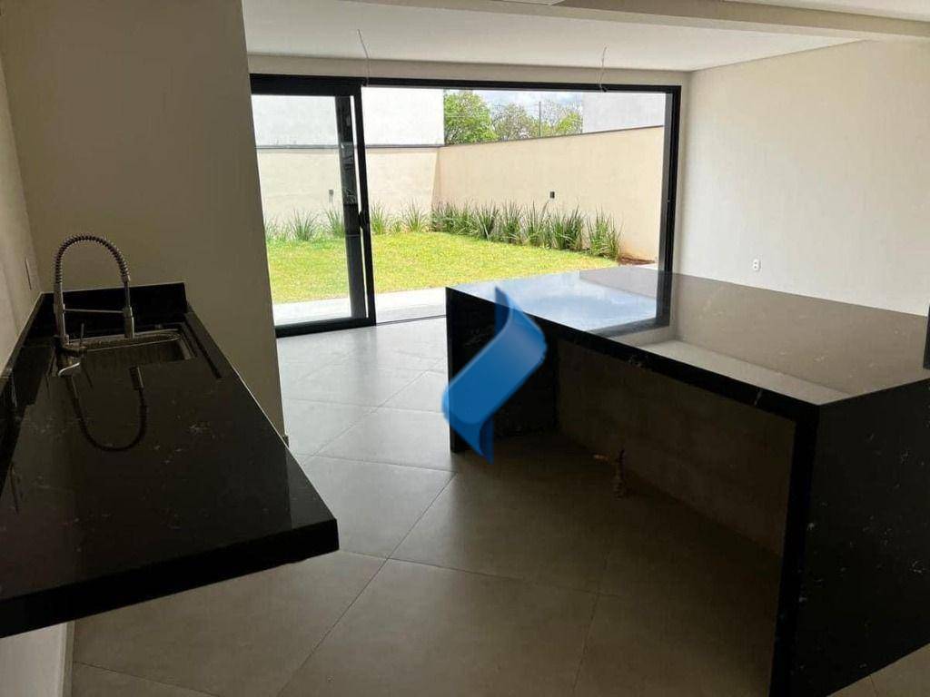 Casa de Condomínio à venda com 3 quartos, 211m² - Foto 7